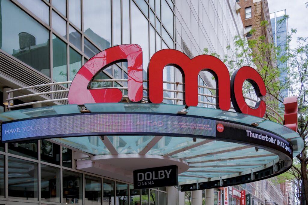 AMC Theatres Warns Customers of '25-30 Minutes of Previews'