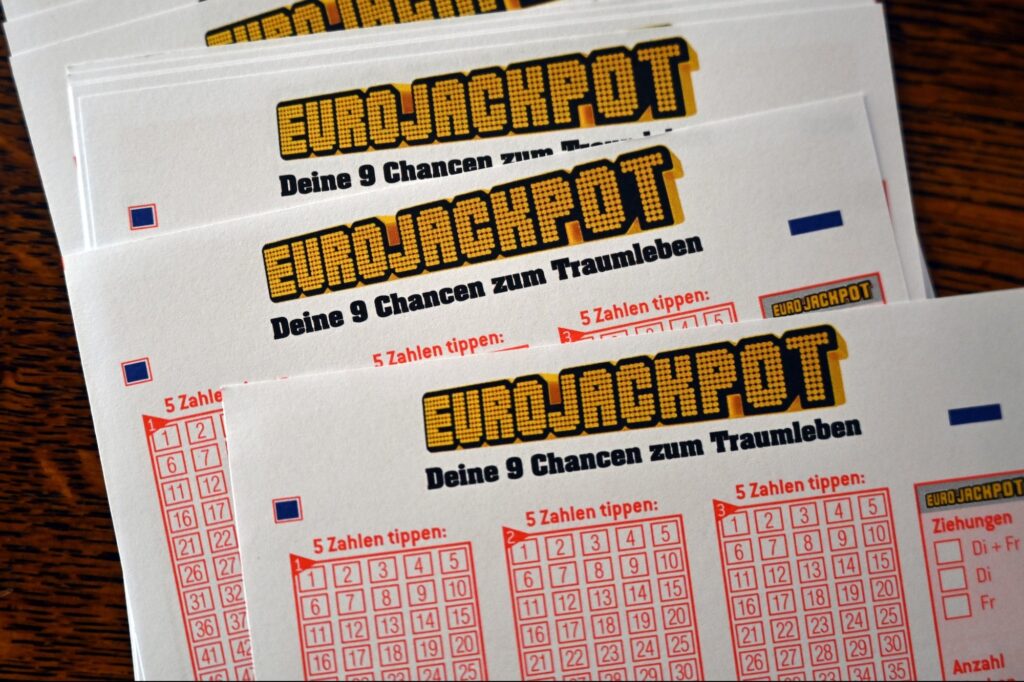 Thousands of Lottery Players Mistakenly Told They Won Millions
