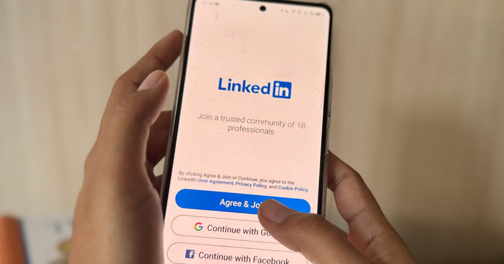 LinkedIn Study: Professionals Trust Their Networks Over AI & Search