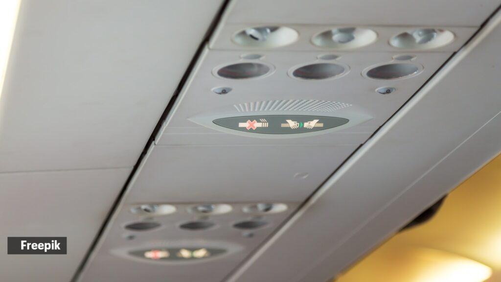 flight airplane